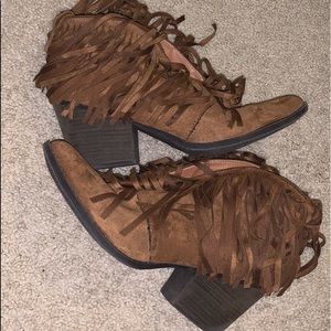 Sz 10 Coconut Booties